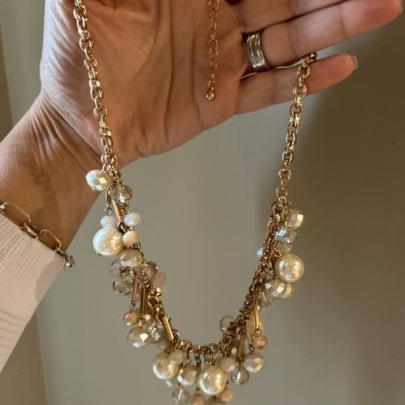 Pearl beaded necklace. Gold chain. - Picture 1 of 2